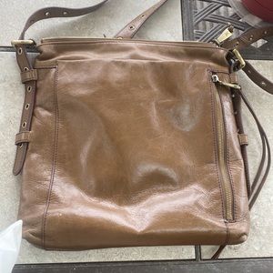 Hobo taupe crossbody